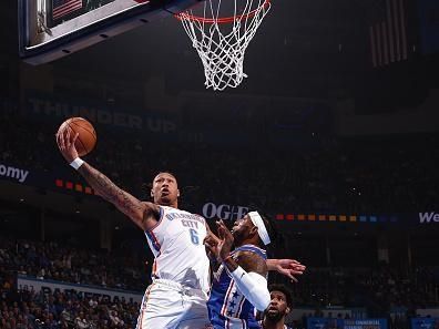 OKLAHOMA CITY, OK - NOVEMBER 25:  Jaylin Williams #6 of the Oklahoma City Thunder drives to the basket during the game against the Philadelphia 76ers on November 25, 2023 at Paycom Arena in Oklahoma City, Oklahoma. NOTE TO USER: User expressly acknowledges and agrees that, by downloading and or using this photograph, User is consenting to the terms and conditions of the Getty Images License Agreement. Mandatory Copyright Notice: Copyright 2023 NBAE (Photo by Zach Beeker/NBAE via Getty Images)