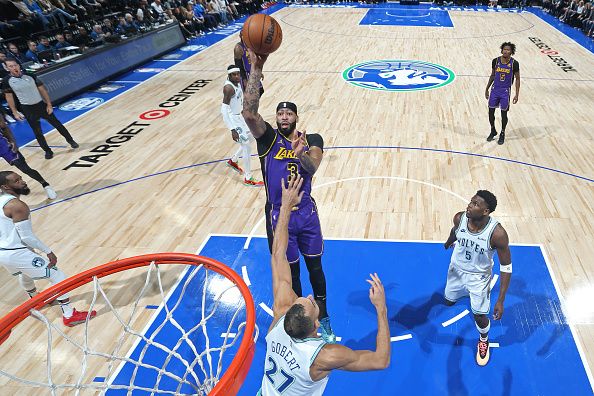 MINNEAPOLIS, MN -  DECEMBER 30: Anthony Davis #3 of the Los Angeles Lakers shoots the ball during the game against the Minnesota Timberwolves on December 30, 2023 at Target Center in Minneapolis, Minnesota. NOTE TO USER: User expressly acknowledges and agrees that, by downloading and or using this Photograph, user is consenting to the terms and conditions of the Getty Images License Agreement. Mandatory Copyright Notice: Copyright 2023 NBAE (Photo by David Sherman/NBAE via Getty Images)