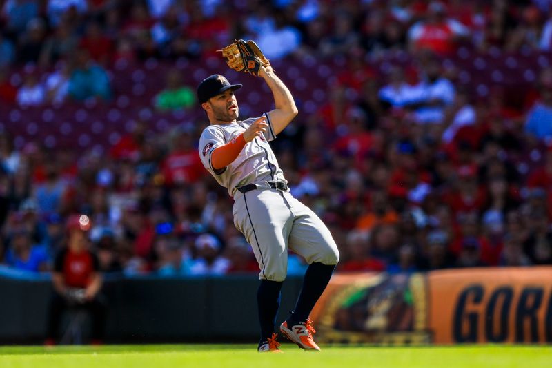 Sep 2, 2024; Cincinnati, Ohio, USA; Houston Astros second baseman Jose Altuve (27) catches a pop up hit by Cincinnati Reds outfielder Spencer Steer (not pictured) in the first inning at Great American Ball Park. Mandatory Credit: Katie Stratman-USA TODAY Sports