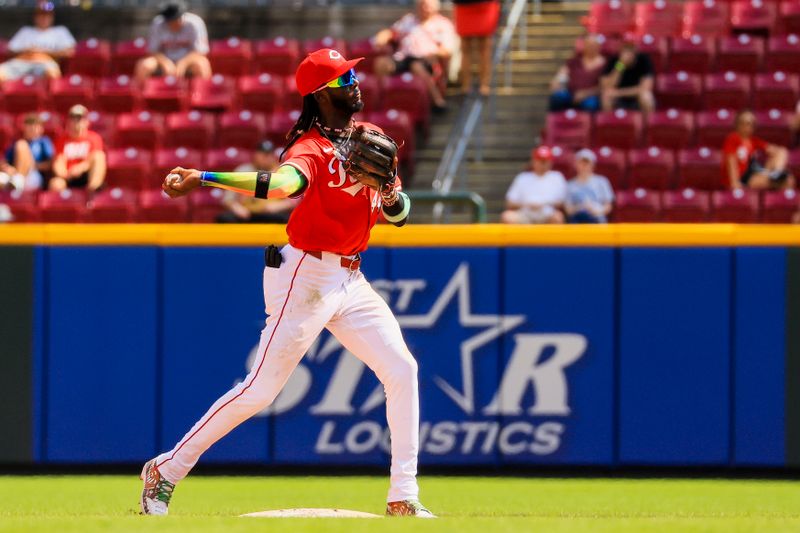 Sep 5, 2024; Cincinnati, Ohio, USA; Cincinnati Reds shortstop Elly De La Cruz (44) throws to first in attempt to get Houston Astros designated hitter Yordan Alvarez (not pictured) out in the eighth inning at Great American Ball Park. Mandatory Credit: Katie Stratman-Imagn Images