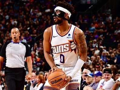 PHOENIX, AZ - NOVEMBER 12: Jordan Goodwin #0 of the Phoenix Suns looks to pass the ball during the game against the Oklahoma City Thunder on November 12, 2023 at Footprint Center in Phoenix, Arizona. NOTE TO USER: User expressly acknowledges and agrees that, by downloading and or using this photograph, user is consenting to the terms and conditions of the Getty Images License Agreement. Mandatory Copyright Notice: Copyright 2023 NBAE (Photo by Barry Gossage/NBAE via Getty Images)