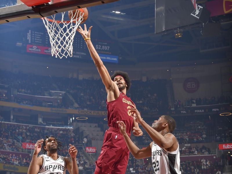 CLEVELAND, OH - FEBUARY 13:  Jarrett Allen #31 of the Cleveland Cavaliers goes to the basket during the game on Febuary 13, 2023 at Rocket Mortgage FieldHouse in Cleveland, Ohio. NOTE TO USER: User expressly acknowledges and agrees that, by downloading and/or using this Photograph, user is consenting to the terms and conditions of the Getty Images License Agreement. Mandatory Copyright Notice: Copyright 2023 NBAE (Photo by David Liam Kyle/NBAE via Getty Images)