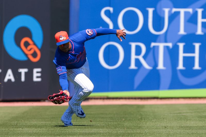Feb 24, 2026; Port St. Lucie, Florida, USA; New York Mets left fielder Juan Soto (22) makes a running catch against the Houston Astros  during the first inning at Clover Park. Mandatory Credit: Sam Navarro-Imagn Images