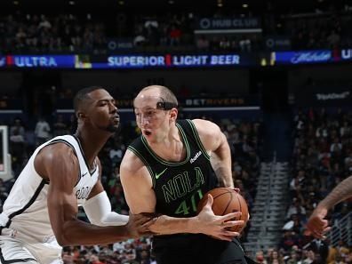 NEW ORLEANS, LA - JANUARY 2: Cody Zeller #40 of the New Orleans Pelicans handles the ball during the game against the Brooklyn Nets on January 2, 2024 at the Smoothie King Center in New Orleans, Louisiana. NOTE TO USER: User expressly acknowledges and agrees that, by downloading and or using this Photograph, user is consenting to the terms and conditions of the Getty Images License Agreement. Mandatory Copyright Notice: Copyright 2024 NBAE (Photo by Layne Murdoch Jr./NBAE via Getty Images)