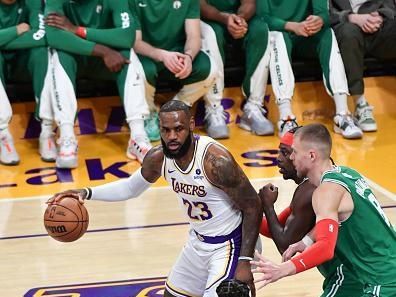 LOS ANGELES, CA - DECEMBER 25:  LeBron James #23 of the Los Angeles Lakers handles the ball during the game  on December 25, 2023 at Crypto.Com Arena in Los Angeles, California. NOTE TO USER: User expressly acknowledges and agrees that, by downloading and/or using this Photograph, user is consenting to the terms and conditions of the Getty Images License Agreement. Mandatory Copyright Notice: Copyright 2023 NBAE (Photo by Juan Ocampo/NBAE via Getty Images)