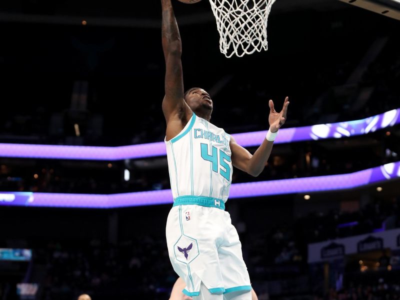 CHARLOTTE, NC - OCTOBER 15: Edmond Summer #45 of the Charlotte Hornets drives to the basket during the game against the Oklahoma City Thunder on October 15, 2023 at Spectrum Center in Charlotte, North Carolina. NOTE TO USER: User expressly acknowledges and agrees that, by downloading and or using this photograph, User is consenting to the terms and conditions of the Getty Images License Agreement.  Mandatory Copyright Notice:  Copyright 2023 NBAE (Photo by Brock Williams-Smith/NBAE via Getty Images)