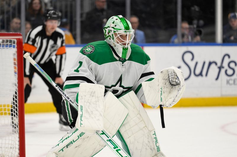 Jan 25, 2025; St. Louis, Missouri, USA; Dallas Stars goaltender Casey DeSmith (1) looks on during the second period of a hockey game against the St. Louis Blues at Enterprise Center. Mandatory Credit: Jeff Le-Imagn Images