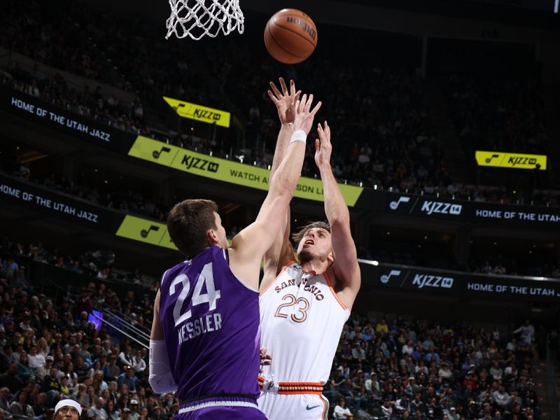 SALT LAKE CITY, UT - FEBRUARY 25: Zach Collins #23 of the San Antonio Spurs shoots the ball during the game against the Utah Jazz on February 25, 2024 at vivint.SmartHome Arena in Salt Lake City, Utah. NOTE TO USER: User expressly acknowledges and agrees that, by downloading and or using this Photograph, User is consenting to the terms and conditions of the Getty Images License Agreement. Mandatory Copyright Notice: Copyright 2024 NBAE (Photo by Melissa Majchrzak/NBAE via Getty Images)