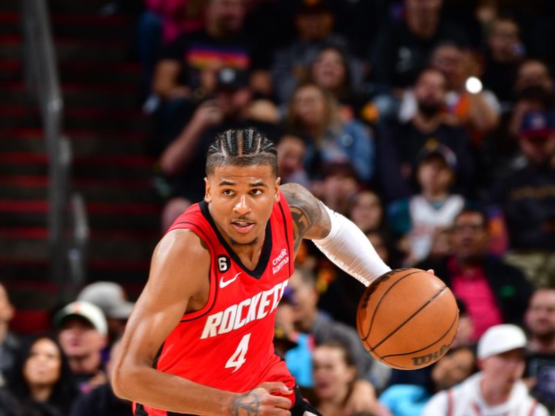 PHOENIX, AZ - DECEMBER 2: Jalen Green #4 of the Houston Rockets drives to the basket during the game against the Phoenix Suns   on December 2, 2022 at Footprint Center in Phoenix, Arizona. NOTE TO USER: User expressly acknowledges and agrees that, by downloading and or using this photograph, user is consenting to the terms and conditions of the Getty Images License Agreement. Mandatory Copyright Notice: Copyright 2022 NBAE (Photo by Barry Gossage/NBAE via Getty Images)