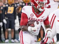 Arkansas Razorbacks Overwhelm Louisiana Tech Bulldogs with Ground and Air Assault