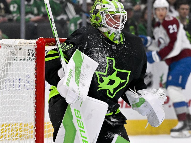 Nov 29, 2024; Dallas, Texas, USA; Dallas Stars goaltender Jake Oettinger (29) faces the Colorado Avalanche attack during the first period at the American Airlines Center. Mandatory Credit: Jerome Miron-Imagn Images