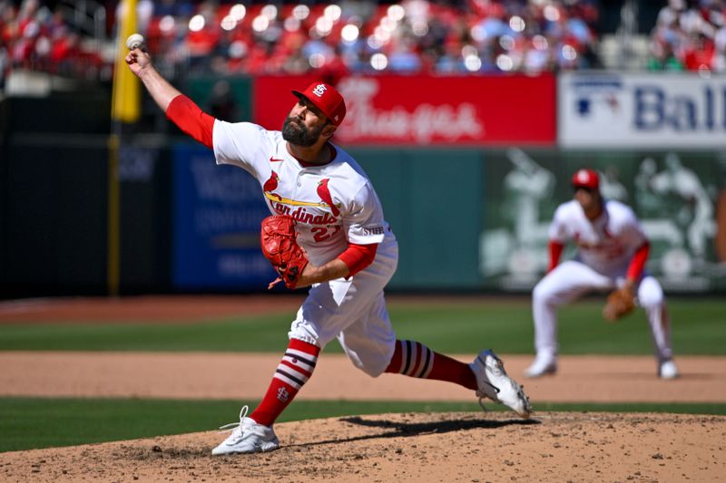 Apr 6, 2024; St. Louis, Missouri, USA;  St. Louis Cardinals starting pitcher Andrew Kittredge (27) pitches against the Miami Marlins during the seventh inning at Busch Stadium. Mandatory Credit: Jeff Curry-USA TODAY Sports