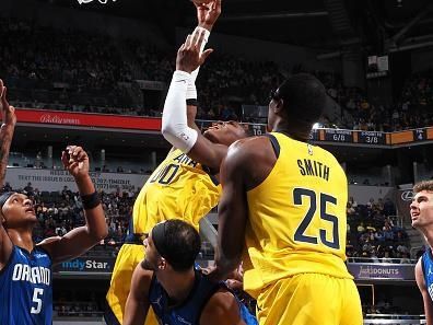 INDIANAPOLIS, IN - NOVEMBER 19: Bennedict Mathurin #00 of the Indiana Pacers drives to the basket during the game against the Orlando Magic on November 19, 2023 at Gainbridge Fieldhouse in Indianapolis, Indiana. NOTE TO USER: User expressly acknowledges and agrees that, by downloading and or using this Photograph, user is consenting to the terms and conditions of the Getty Images License Agreement. Mandatory Copyright Notice: Copyright 2023 NBAE (Photo by Ron Hoskins/NBAE via Getty Images)