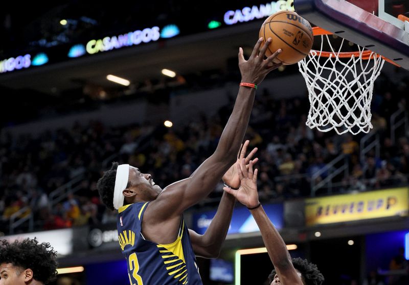 INDIANAPOLIS, INDIANA - FEBRUARY 06: Pascal Siakam #43 of the Indiana Pacers shoots the ball in the first half against the Houston Rockets at Gainbridge Fieldhouse on February 06, 2024 in Indianapolis, Indiana.    NOTE TO USER: User expressly acknowledges and agrees that, by downloading and or using this photograph, User is consenting to the terms and conditions of the Getty Images License Agreement.  (Photo by Andy Lyons/Getty Images)