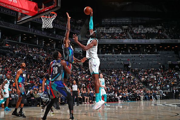 BROOKLYN, NY - NOVEMBER 30: Mark Williams #5 of the Charlotte Hornets drives to the basket during the game against the Brooklyn Nets on November 30, 2023 at Barclays Center in Brooklyn, New York. NOTE TO USER: User expressly acknowledges and agrees that, by downloading and or using this Photograph, user is consenting to the terms and conditions of the Getty Images License Agreement. Mandatory Copyright Notice: Copyright 2023 NBAE (Photo by David L. Nemec/NBAE via Getty Images)