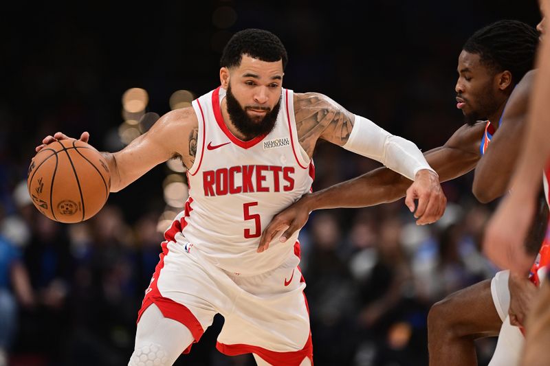 OKLAHOMA CITY, OKLAHOMA - NOVEMBER 8: Fred VanVleet #5 of the Houston Rockets handles the ball during the first half against the Oklahoma City Thunder at Paycom Center on November 8, 2024 in Oklahoma City, Oklahoma. NOTE TO USER: User expressly acknowledges and agrees that, by downloading and or using this photograph, User is consenting to the terms and conditions of the Getty Images License Agreement. (Photo by Joshua Gateley/Getty Images)