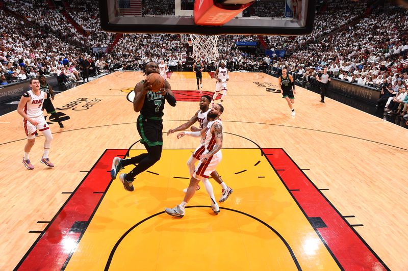 MIAMI, FL - APRIL 27: Jaylen Brown #7 of the Boston Celtics drives to the basket during the game against the Miami Heat during Round 1 Game 3 of the 2024 NBA Playoffs on April 27, 2024 at Kaseya Center in Miami, Florida. NOTE TO USER: User expressly acknowledges and agrees that, by downloading and or using this Photograph, user is consenting to the terms and conditions of the Getty Images License Agreement. Mandatory Copyright Notice: Copyright 2024 NBAE (Photo by Brian Babineau/NBAE via Getty Images)