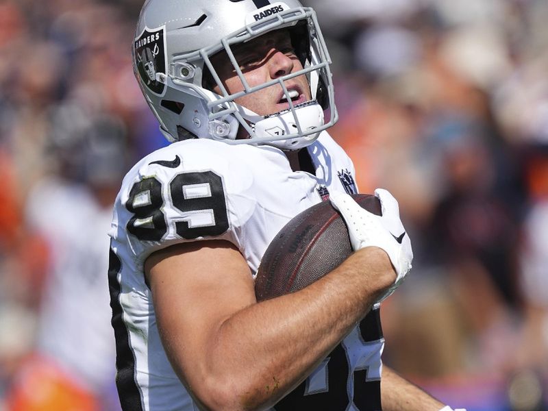 Denver Broncos vs Las Vegas Raiders: Can Zach Wilson Lead the Charge in Las Vegas?
