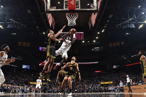 SAN FRANCISCO, CA - NOVEMBER 11: Caris LeVert #3 of the Cleveland Cavaliers drives to the basket during the game against the Golden State Warriors on November 11, 2023 at Chase Center in San Francisco, California. NOTE TO USER: User expressly acknowledges and agrees that, by downloading and or using this photograph, user is consenting to the terms and conditions of Getty Images License Agreement. Mandatory Copyright Notice: Copyright 2023 NBAE (Photo by Noah Graham/NBAE via Getty Images)