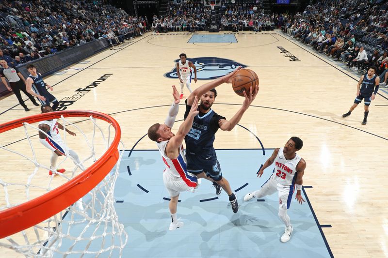 MEMPHIS, TN - APRIL 5: Maozinha Pereira #25 of the Memphis Grizzlies drives to the basket during the game against the Detroit Pistons on April 5, 2024 at FedExForum in Memphis, Tennessee. NOTE TO USER: User expressly acknowledges and agrees that, by downloading and or using this photograph, User is consenting to the terms and conditions of the Getty Images License Agreement. Mandatory Copyright Notice: Copyright 2024 NBAE (Photo by Joe Murphy/NBAE via Getty Images)