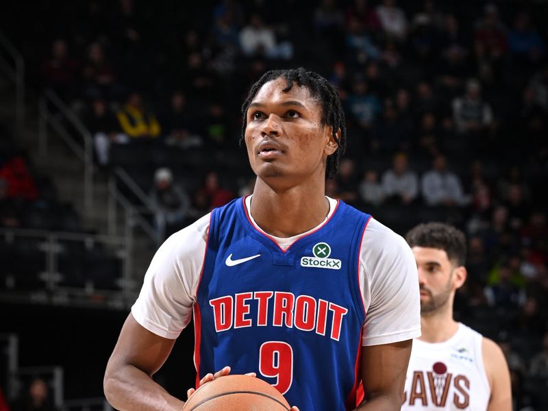 DETROIT, MI - FEBRUARY 5: Ausar Thompson #9 of the Detroit Pistons prepares to shoot a free throw against the Cleveland Cavaliers on February 5, 2025 at Little Caesars Arena in Detroit, Michigan. NOTE TO USER: User expressly acknowledges and agrees that, by downloading and/or using this photograph, User is consenting to the terms and conditions of the Getty Images License Agreement. Mandatory Copyright Notice: Copyright 2025 NBAE (Photo by Chris Schwegler/NBAE via Getty Images)