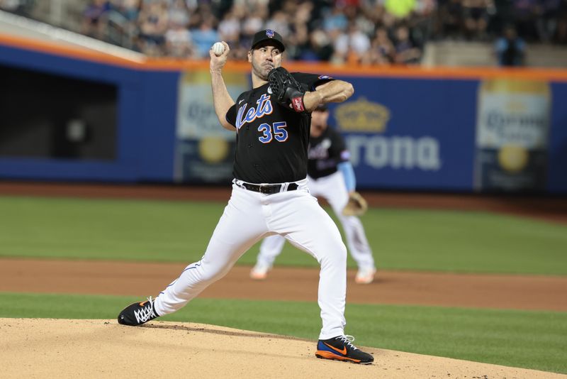 Jun 2, 2023; New York City, New York, USA; New York Mets starting pitcher Justin Verlander (35) delivers a pitch during the first inning against the Toronto Blue Jays at Citi Field. Mandatory Credit: Vincent Carchietta-USA TODAY Sports
