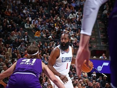 SALT LAKE CITY, UT - DECEMBER 8: James Harden #1 of the LA Clippers dribbles the ball during the game against the Utah Jazz on December 8, 2023 at vivint.SmartHome Arena in Salt Lake City, Utah. NOTE TO USER: User expressly acknowledges and agrees that, by downloading and or using this Photograph, User is consenting to the terms and conditions of the Getty Images License Agreement. Mandatory Copyright Notice: Copyright 2023 NBAE (Photo by Melissa Majchrzak/NBAE via Getty Images)