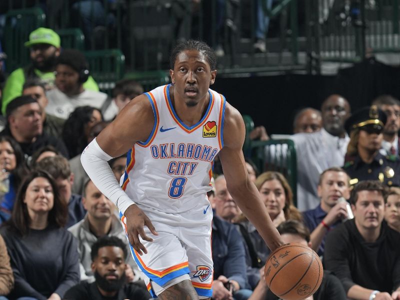 DALLAS, TX - JANUARY 17:  Jalen Williams #8 of the Oklahoma City Thunder dribbles the ball during the game against the Dallas Mavericks on January 17, 2025 at American Airlines Center in Dallas, Texas. NOTE TO USER: User expressly acknowledges and agrees that, by downloading and or using this photograph, User is consenting to the terms and conditions of the Getty Images License Agreement. Mandatory Copyright Notice: Copyright 2025 NBAE (Photo by Glenn James/NBAE via Getty Images)