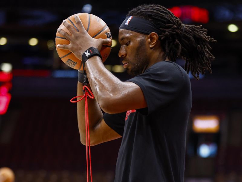 TORONTO, CANADA - OCTOBER 9: Precious Achiuwa #5 of the Toronto Raptors warms up before a preseason game on October 9, 2022 at the Scotiabank Arena in Toronto, Ontario, Canada.  NOTE TO USER: User expressly acknowledges and agrees that, by downloading and or using this Photograph, user is consenting to the terms and conditions of the Getty Images License Agreement.  Mandatory Copyright Notice: Copyright 2022 NBAE (Photo by Vaughn Ridley/NBAE via Getty Images)