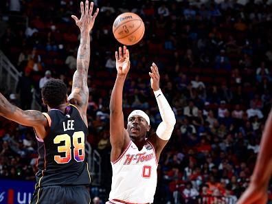 HOUSTON, TX - DECEMBER 27:   Aaron Holiday #0 of the Houston Rockets shoots the ball during the game against the Phoenix Suns on December 27, 2023 at the Toyota Center in Houston, Texas. NOTE TO USER: User expressly acknowledges and agrees that, by downloading and or using this photograph, User is consenting to the terms and conditions of the Getty Images License Agreement. Mandatory Copyright Notice: Copyright 2023 NBAE (Photo by Logan Riely/NBAE via Getty Images)