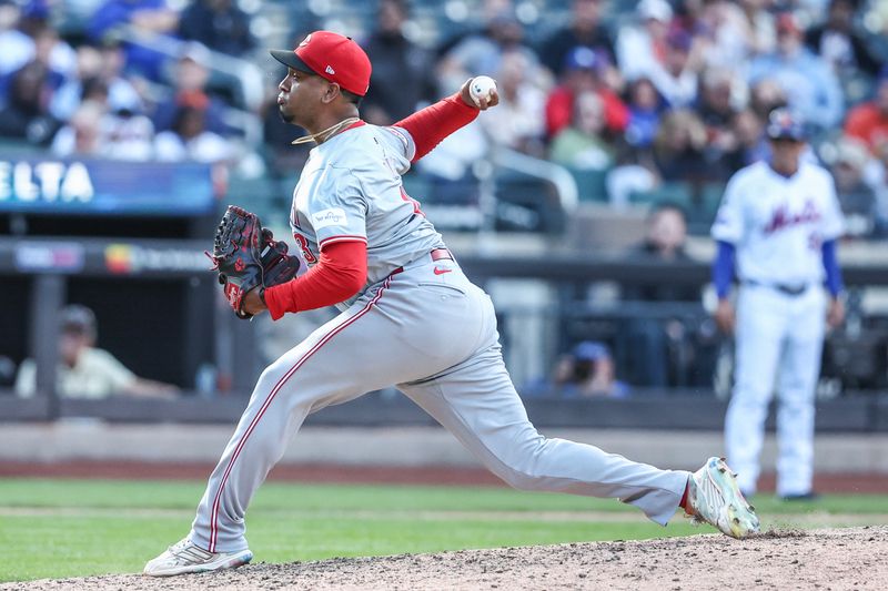 Sep 8, 2024; New York City, New York, USA;  Cincinnati Reds relief pitcher Alexis Diaz (43) pitches in the ninth inning against the New York Mets at Citi Field. Mandatory Credit: Wendell Cruz-Imagn Images
