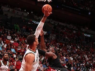 MIAMI, FL - NOVEMBER 28: Brook Lopez #11 of the Milwaukee Bucks blocks shots during the game during the In-Season Tournament on November 28, 2023 at Kaseya Center in Miami, Florida. NOTE TO USER: User expressly acknowledges and agrees that, by downloading and or using this Photograph, user is consenting to the terms and conditions of the Getty Images License Agreement. Mandatory Copyright Notice: Copyright 2023 NBAE (Photo by Issac Baldizon/NBAE via Getty Images)