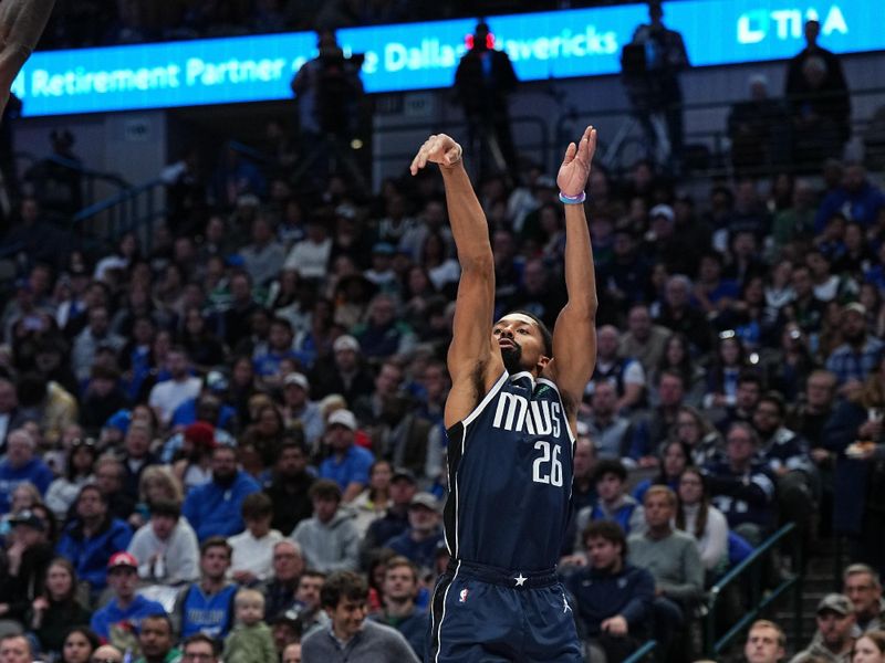 DALLAS, TX - NOVEMBER 20: Spencer Dinwiddie #26 of the Dallas Mavericks shoots the ball during the game against the Denver Nuggets on November 20, 2022 at the American Airlines Center in Dallas, Texas. NOTE TO USER: User expressly acknowledges and agrees that, by downloading and or using this photograph, User is consenting to the terms and conditions of the Getty Images License Agreement. Mandatory Copyright Notice: Copyright 2022 NBAE (Photo by Glenn James/NBAE via Getty Images)