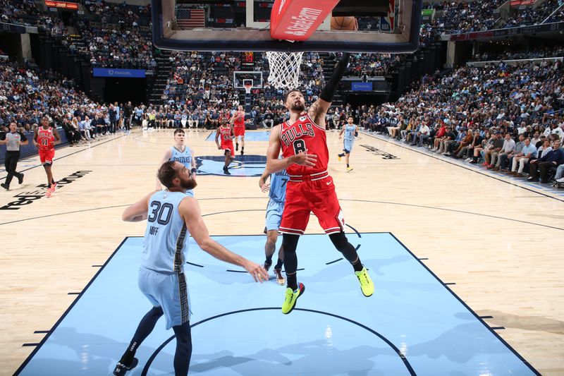 MEMPHIS, TN - OCTOBER 28: Zach LaVine #8 of the Chicago Bulls drives to the basket during the game against the Memphis Grizzlies on October 28, 2024 at FedExForum in Memphis, Tennessee. NOTE TO USER: User expressly acknowledges and agrees that, by downloading and or using this photograph, User is consenting to the terms and conditions of the Getty Images License Agreement. Mandatory Copyright Notice: Copyright 2024 NBAE (Photo by Joe Murphy/NBAE via Getty Images)