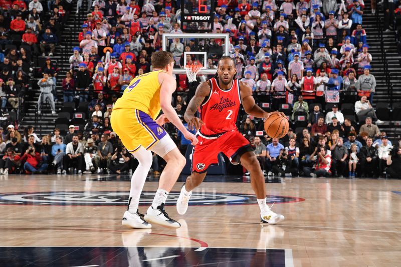 INGLEWOOD, CA - FEBRUARY 4: Kawhi Leonard #2 of the LA Clippers handles the ball during the game against the Los Angeles Lakers on February 4, 2025 at Intuit Dome in Los Angeles, California. NOTE TO USER: User expressly acknowledges and agrees that, by downloading and/or using this Photograph, user is consenting to the terms and conditions of the Getty Images License Agreement. Mandatory Copyright Notice: Copyright 2025 NBAE (Photo by Juan Ocampo/NBAE via Getty Images)