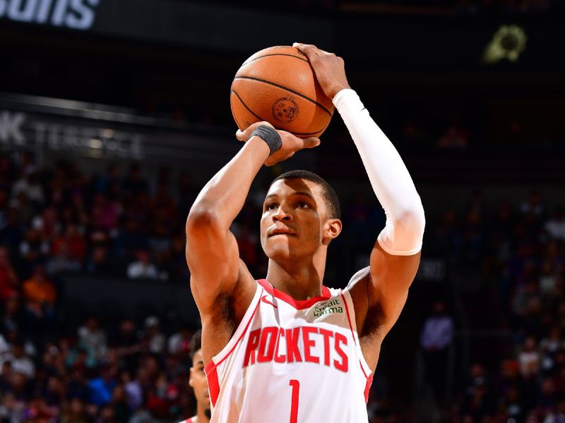 PHOENIX, AZ - OCTOBER 30: Jabari Smith Jr. #1 of the Houston Rockets shoots the ball during the game against the Phoenix Suns on October 30, 2022 at Footprint Center in Phoenix, Arizona. NOTE TO USER: User expressly acknowledges and agrees that, by downloading and or using this photograph, user is consenting to the terms and conditions of the Getty Images License Agreement. Mandatory Copyright Notice: Copyright 2022 NBAE (Photo by Barry Gossage/NBAE via Getty Images)