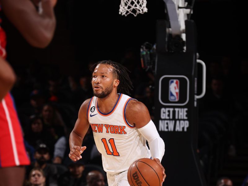 NEW YORK, NY - OCTOBER 4: Jalen Brunson #11 of the New York Knicks dribbles the ball against the Detroit Pistons during a preseason game on October 4, 2022 at Madison Square Garden in New York City, New York.  NOTE TO USER: User expressly acknowledges and agrees that, by downloading and or using this photograph, User is consenting to the terms and conditions of the Getty Images License Agreement. Mandatory Copyright Notice: Copyright 2022 NBAE  (Photo by Nathaniel S. Butler/NBAE via Getty Images)