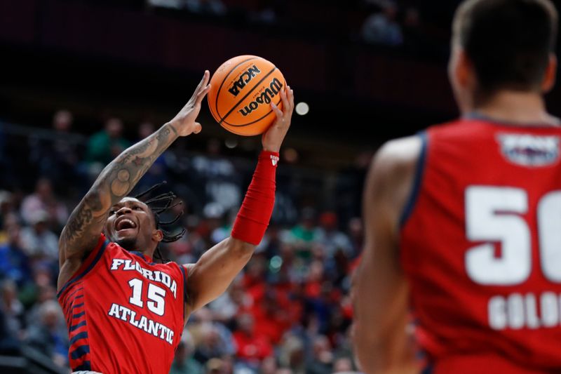 Mar 17, 2023; Columbus, OH, USA; Florida Atlantic Owls guard Alijah Martin (15) shoots the ball in the first half against the Memphis Tigers at Nationwide Arena. Mandatory Credit: Joseph Maiorana-USA TODAY Sports