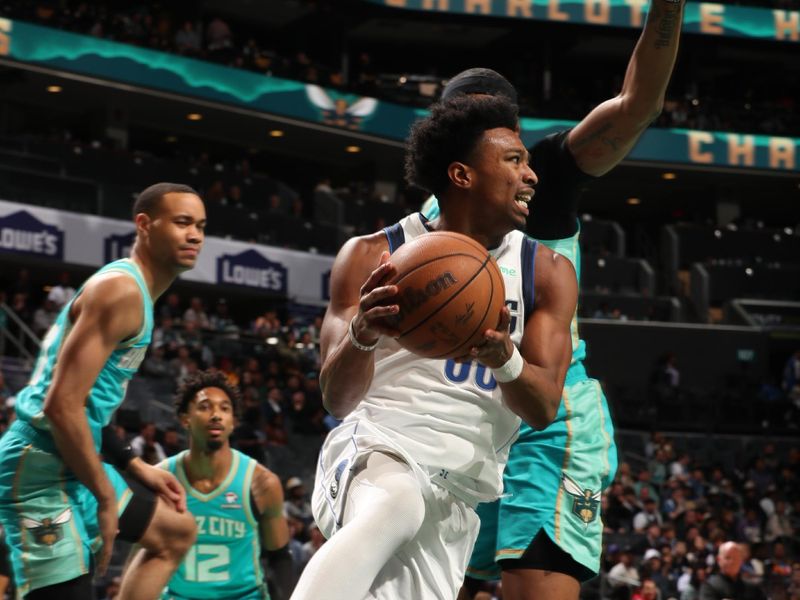 CHARLOTTE, NC - APRIL 9: Brandon Williams #00 of the Dallas Mavericks drives to the basket during the game against the Charlotte Hornets on April 9, 2024 at Spectrum Center in Charlotte, North Carolina. NOTE TO USER: User expressly acknowledges and agrees that, by downloading and or using this photograph, User is consenting to the terms and conditions of the Getty Images License Agreement. Mandatory Copyright Notice: Copyright 2024 NBAE (Photo by Kent Smith/NBAE via Getty Images)