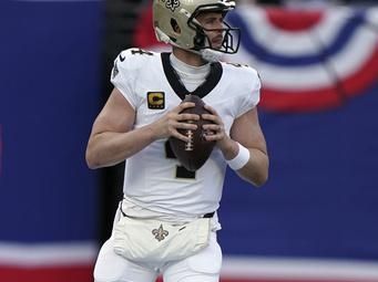New Orleans Saints quarterback Derek Carr (4) looks to pass during an NFL football game against the New York Giants, Sunday, Nov. 17, 2024 in East Rutherford, N.J. The Saints defeated the Giants 14-11. (AP Photo/Vera Nieuwenhuis)