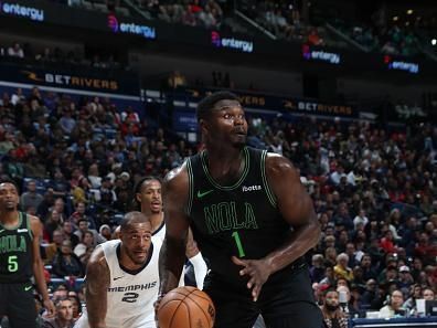 NEW ORLEANS, LA - DECEMBER 19: Zion Williamson #1 of the New Orleans Pelicans drives to the basket during the game against the Memphis Grizzlies on December 19, 2023 at the Smoothie King Center in New Orleans, Louisiana. NOTE TO USER: User expressly acknowledges and agrees that, by downloading and or using this Photograph, user is consenting to the terms and conditions of the Getty Images License Agreement. Mandatory Copyright Notice: Copyright 2023 NBAE (Photo by Layne Murdoch Jr./NBAE via Getty Images)