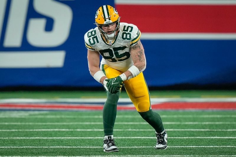 Green Bay Packers tight end Tucker Kraft (85) during an NFL football game against the New York Giants on Monday, Dec. 11, 2023, in East Rutherford, N.J. (AP Photo/Bryan Woolston)