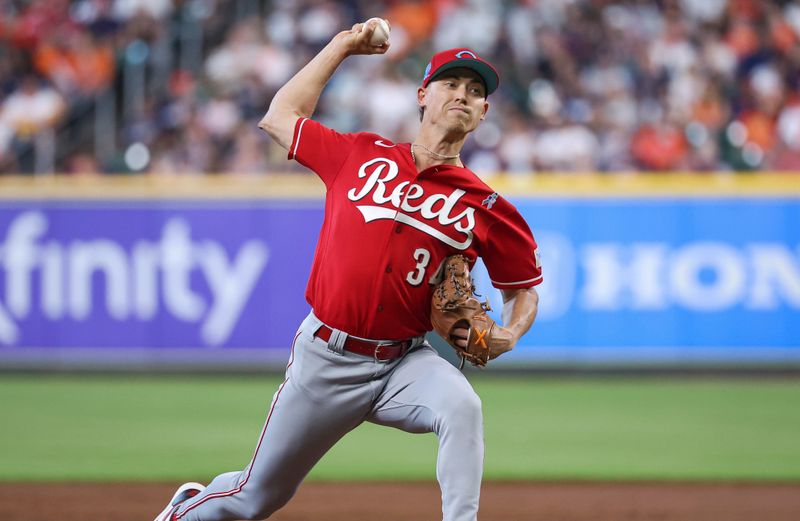 Jun 18, 2023; Houston, Texas, USA; Cincinnati Reds starting pitcher Luke Weaver (34) delivers a pitch during the third inning against the Houston Astros at Minute Maid Park. Mandatory Credit: Troy Taormina-USA TODAY Sports