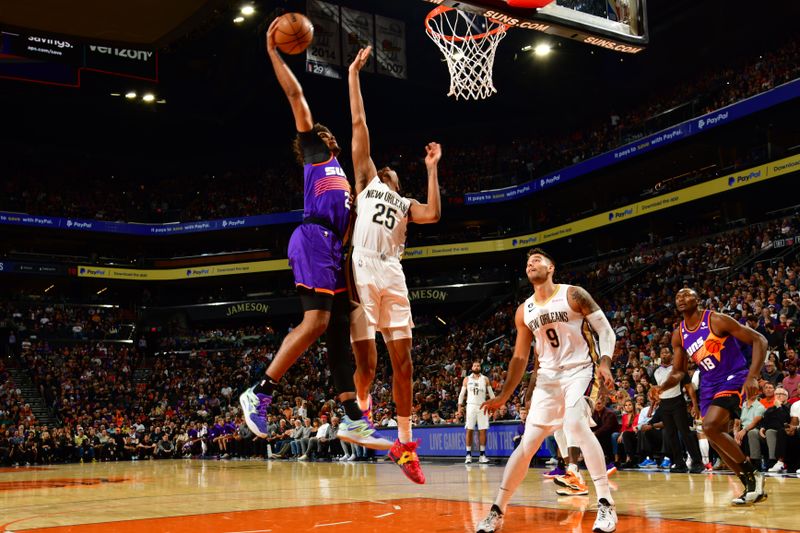 PHOENIX, AZ - OCTOBER 28: Cameron Johnson #23 of the Phoenix Suns drives to the basket during the game against the New Orleans Pelicans on October 28, 2022 at Footprint Center in Phoenix, Arizona. NOTE TO USER: User expressly acknowledges and agrees that, by downloading and or using this photograph, user is consenting to the terms and conditions of the Getty Images License Agreement. Mandatory Copyright Notice: Copyright 2022 NBAE (Photo by Kate Frese/NBAE via Getty Images)
