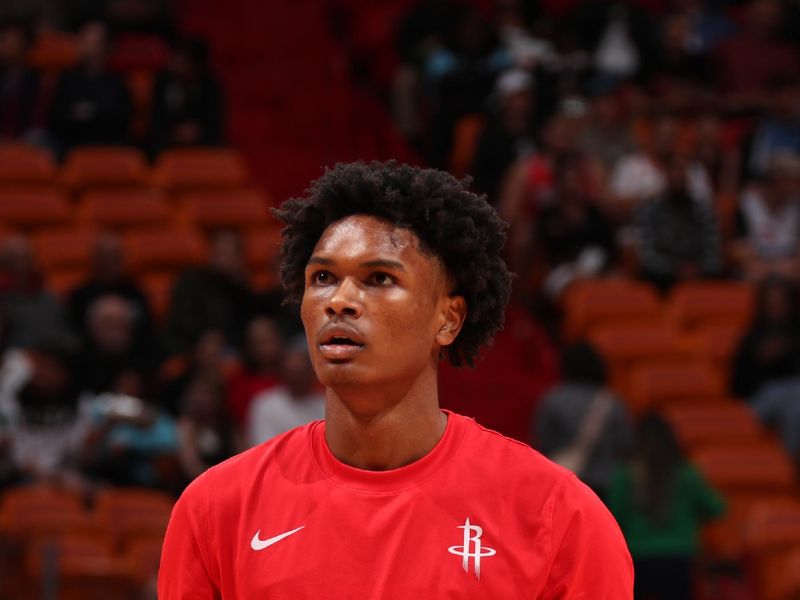 MIAMI, FL - JANUARY 8: Amen Thompson #1 of the Houston Rockets warms up before the game against the Miami Heat on January 8, 2024 at Kaseya Center in Miami, Florida. NOTE TO USER: User expressly acknowledges and agrees that, by downloading and or using this Photograph, user is consenting to the terms and conditions of the Getty Images License Agreement. Mandatory Copyright Notice: Copyright 2024 NBAE (Photo by Issac Baldizon/NBAE via Getty Images)