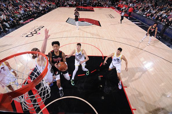 PORTLAND, OR - DECEMBER 14:  Anfernee Simons #1 of the Portland Trail Blazers goes to the basket during the game on December 14, 2023 at the Moda Center Arena in Portland, Oregon. NOTE TO USER: User expressly acknowledges and agrees that, by downloading and or using this photograph, user is consenting to the terms and conditions of the Getty Images License Agreement. Mandatory Copyright Notice: Copyright 2023 NBAE (Photo by Cameron Browne/NBAE via Getty Images)