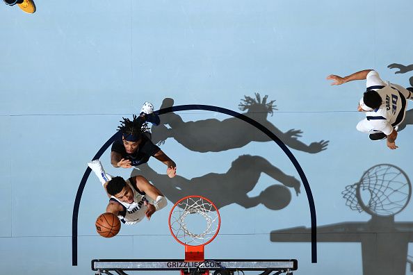 MEMPHIS, TN - OCTOBER 30: Josh Green #8 of the Dallas Mavericks drives to the basket during the game against the Memphis Grizzlies on October 30, 2023 at FedExForum in Memphis, Tennessee. NOTE TO USER: User expressly acknowledges and agrees that, by downloading and or using this photograph, User is consenting to the terms and conditions of the Getty Images License Agreement. Mandatory Copyright Notice: Copyright 2023 NBAE (Photo by Joe Murphy/NBAE via Getty Images)