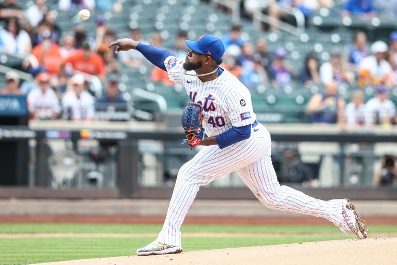 Jun 30, 2024; New York City, New York, USA;  New York Mets starting pitcher Luis Severino (40) pitches in the first inning against the Houston Astros at Citi Field. Mandatory Credit: Wendell Cruz-USA TODAY Sports