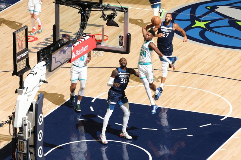 MINNEAPOLIS, MN -  NOVEMBER 4: Brandon Miller #24 of the Charlotte Hornets dunks the ball during the game against the Minnesota Timberwolves on November 4, 2024 at Target Center in Minneapolis, Minnesota. NOTE TO USER: User expressly acknowledges and agrees that, by downloading and or using this Photograph, user is consenting to the terms and conditions of the Getty Images License Agreement. Mandatory Copyright Notice: Copyright 2024 NBAE (Photo by David Sherman/NBAE via Getty Images)