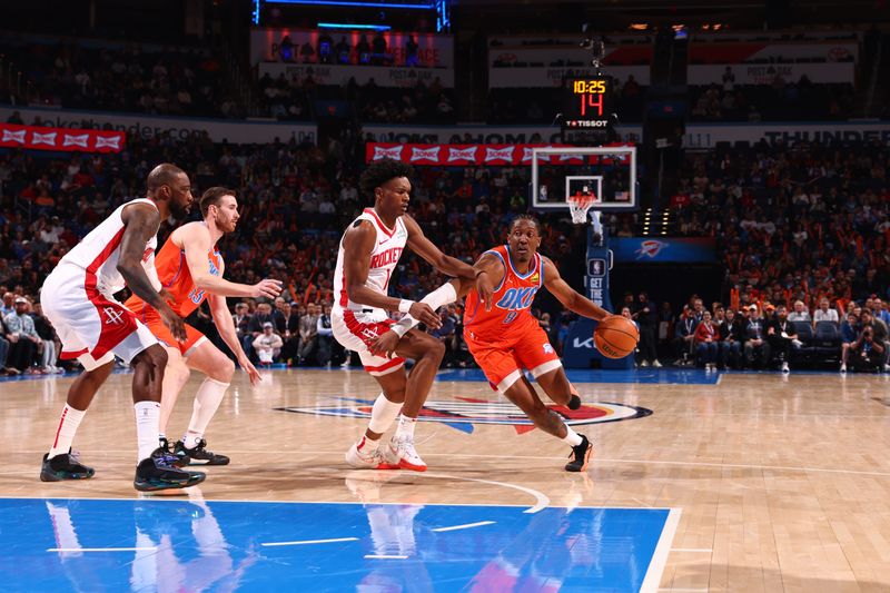 OKLAHOMA CITY, OK - FEBRUARY 27: Jalen Williams #8 of the Oklahoma City Thunder drives to the basket during the game against the Houston Rockets on February, 2024 at Paycom Arena in Oklahoma City, Oklahoma. NOTE TO USER: User expressly acknowledges and agrees that, by downloading and or using this photograph, User is consenting to the terms and conditions of the Getty Images License Agreement. Mandatory Copyright Notice: Copyright 2024 NBAE (Photo by Zach Beeker/NBAE via Getty Images)